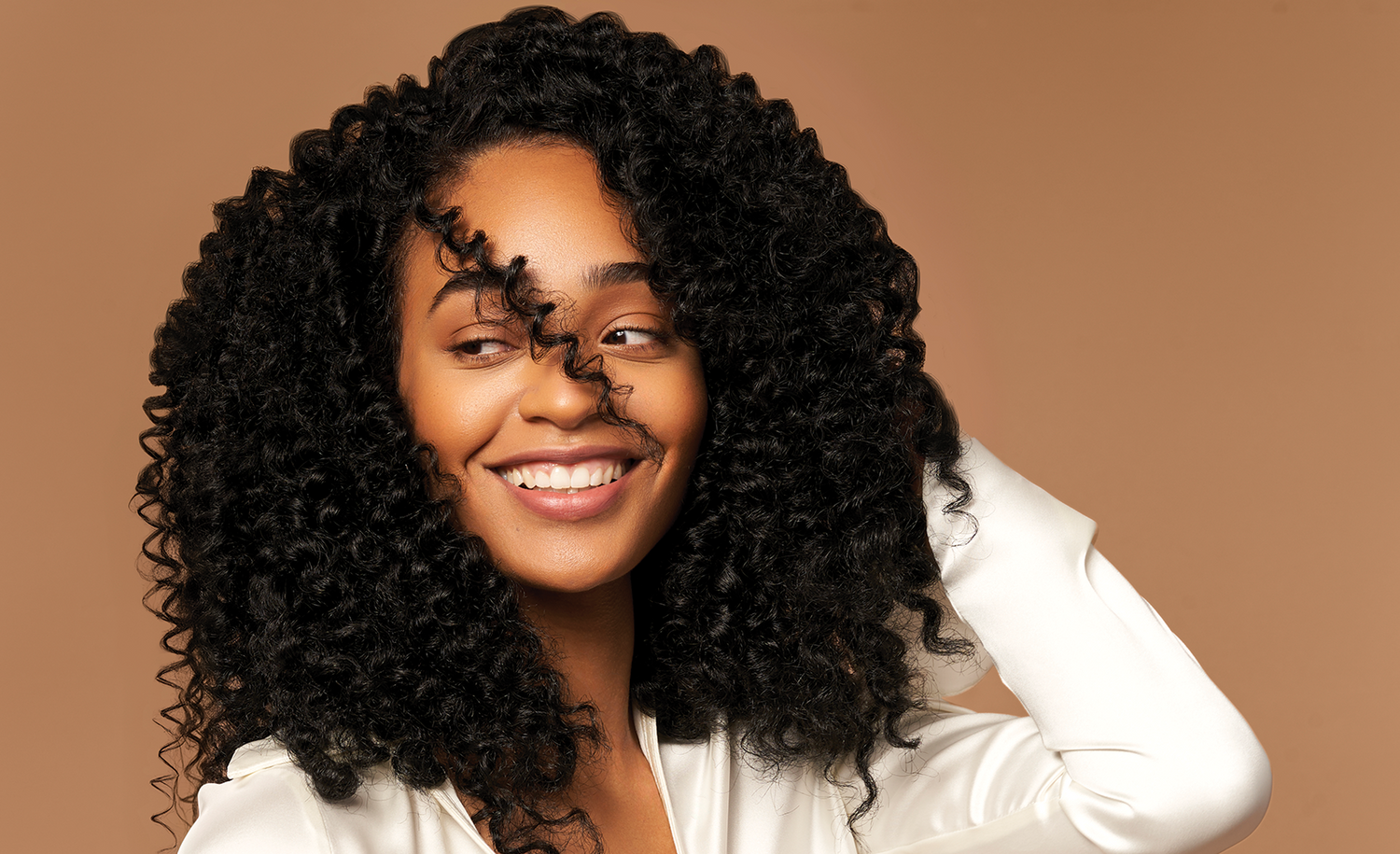 Your Summer Hair Prep Guide: Why Cezanne Is the Best Anti-Frizz Solution